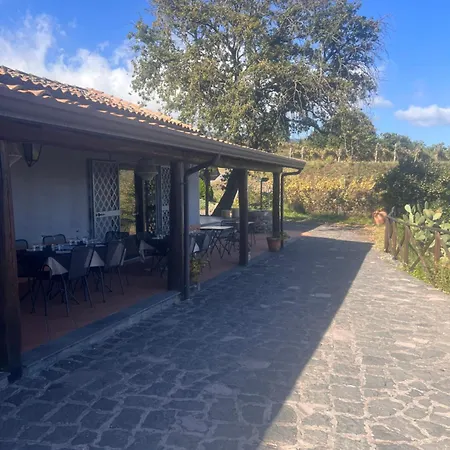 Le Del Merlo Turismo Rurale Çiftlik konaklama Milo